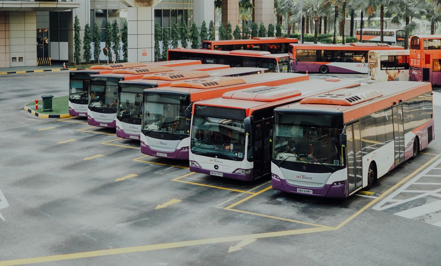 Sulla distinzione tra contratto di trasporto e contratto di appalto di servizi di trasporto: alcune riflessioni a margine di una recente sentenza della Corte d’Appello di Milano